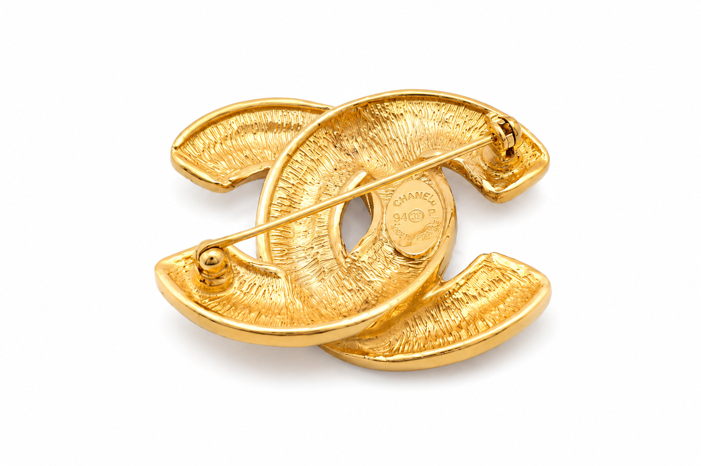 Chanel Small Quilted CC Brooch – Gold Tone (94P)